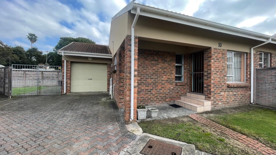 2 Bedroom Property for Sale in Cambridge Eastern Cape